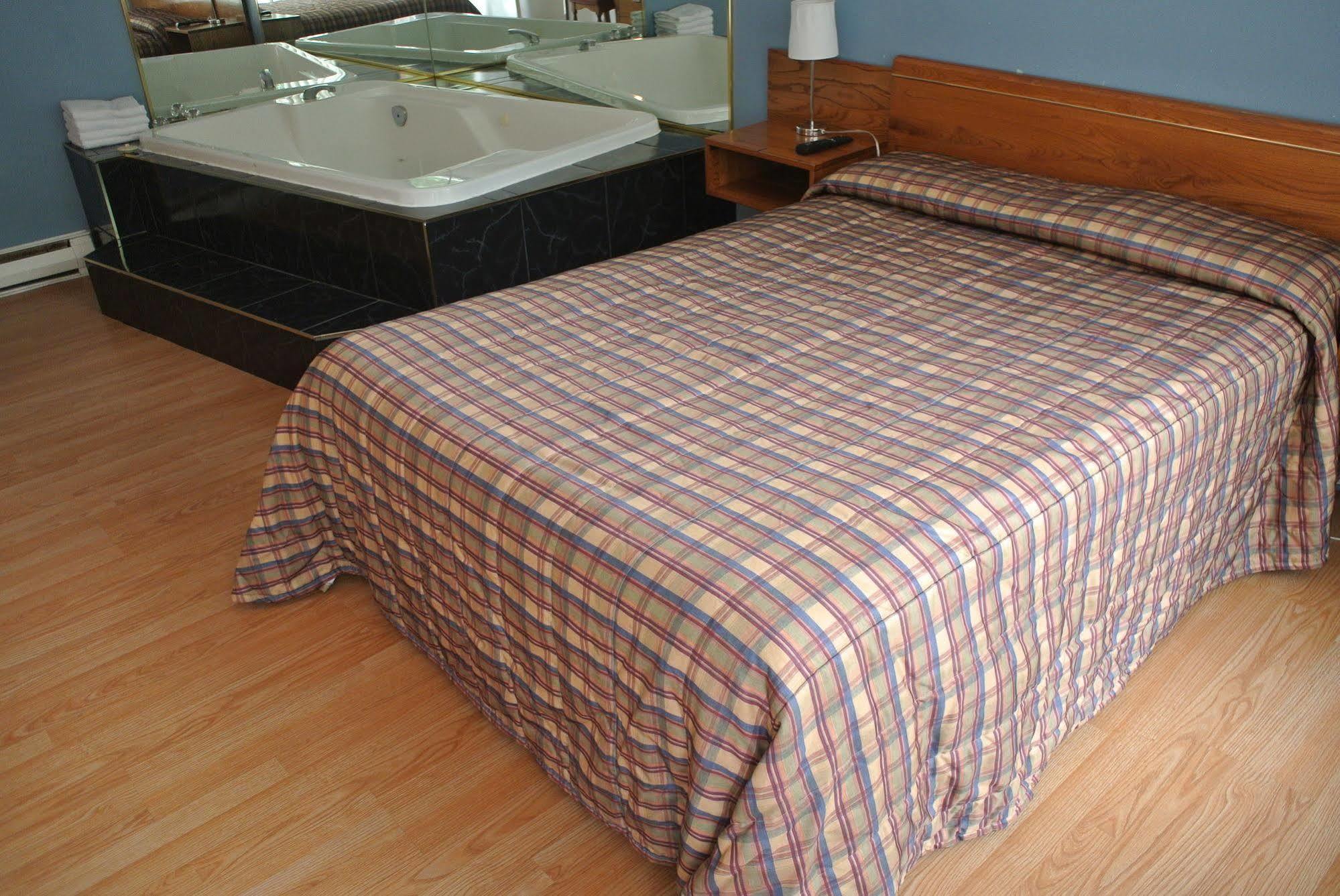 Motel Bonsoir Joliette Zewnętrze zdjęcie